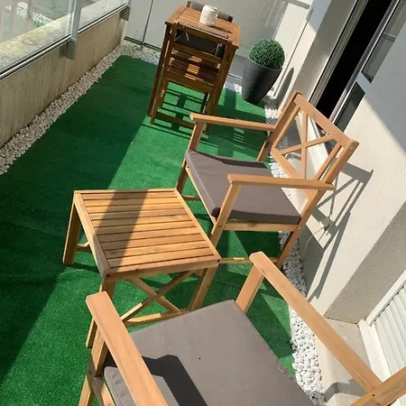 Appart Piscine And Apartment